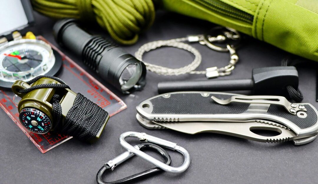 Essential Outdoor Gear: Choosing the Best Multi‑Tools & Knives for Every Adventure